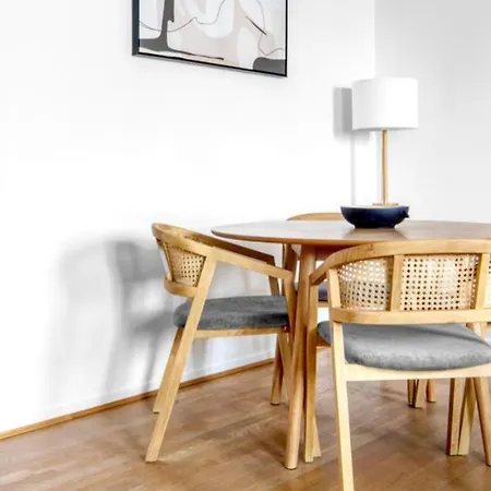 Meuble, Trois Appartement