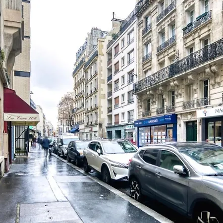 Appartement Meuble, Trois