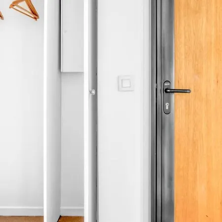 Meuble, Trois Appartement Parijs